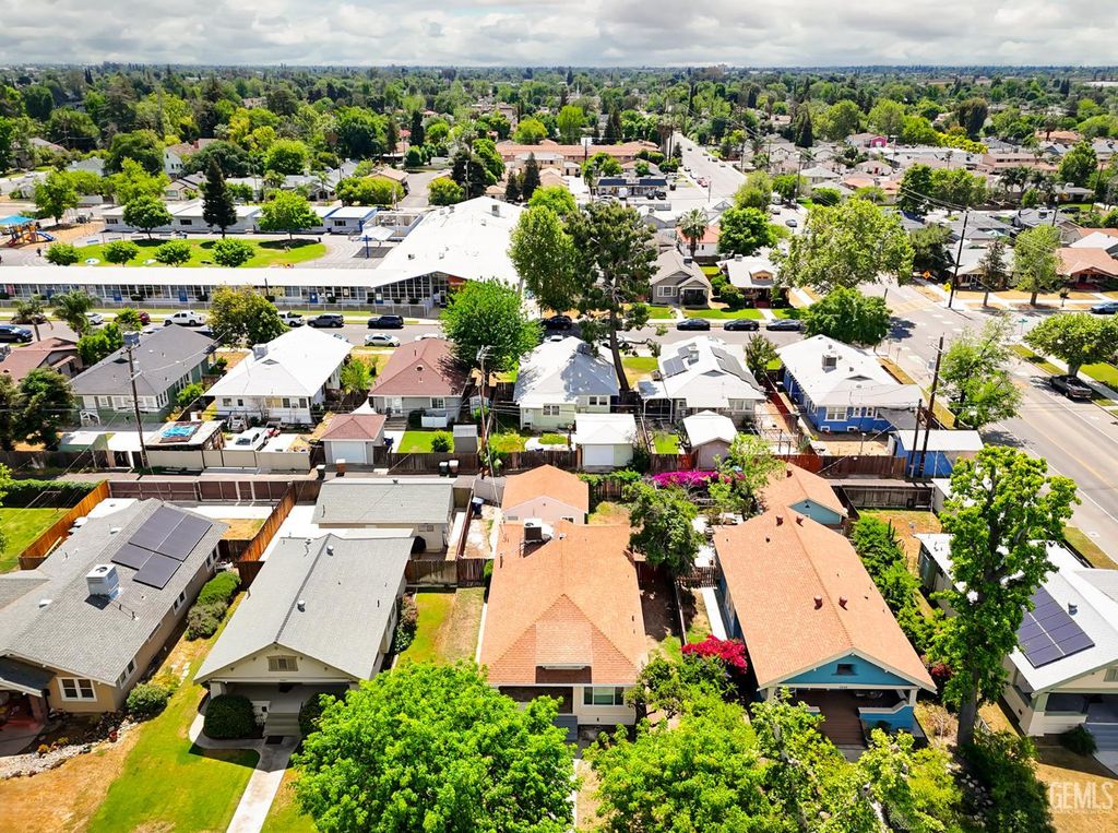 Photo of 2231 Sunset Avenue, Bakersfield, CA 93304 (MLS # 202604056)