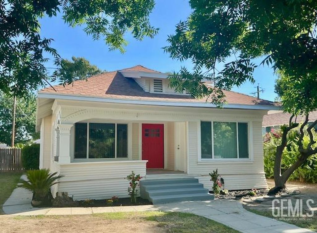 Photo of 2231 Sunset Avenue, Bakersfield, CA 93304 (MLS # 202604056)