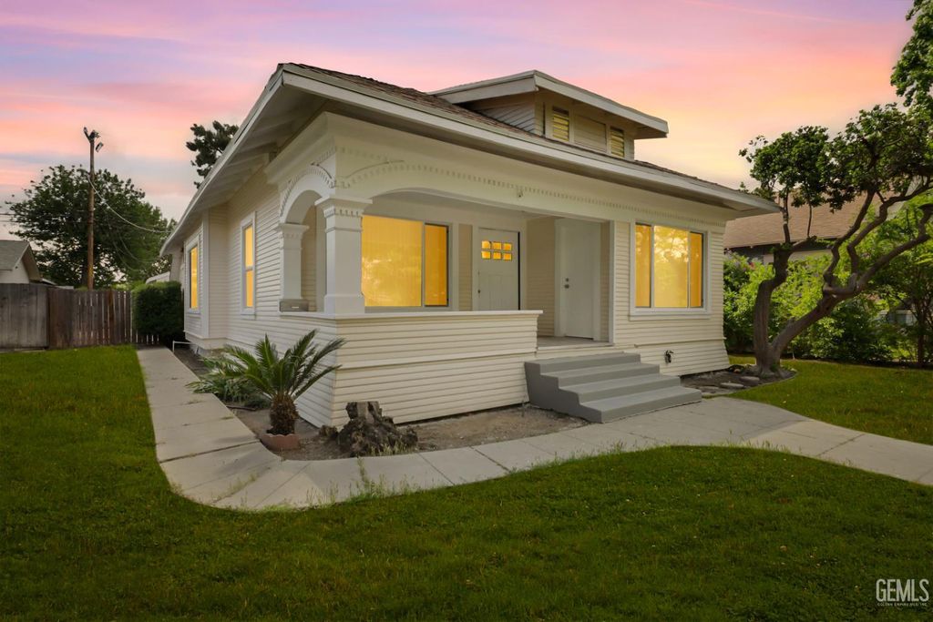 Photo of 2231 Sunset Avenue, Bakersfield, CA 93304 (MLS # 202604056)