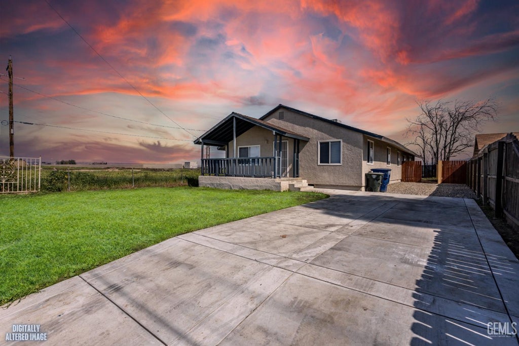 Photo of 3308 Hale Street, Bakersfield, CA 93307 (MLS # 202609796)