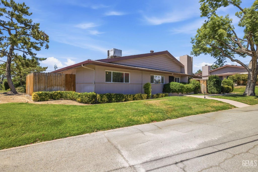 Photo of 4001 Eton Street, Bakersfield, CA 93306 (MLS # 202607685)