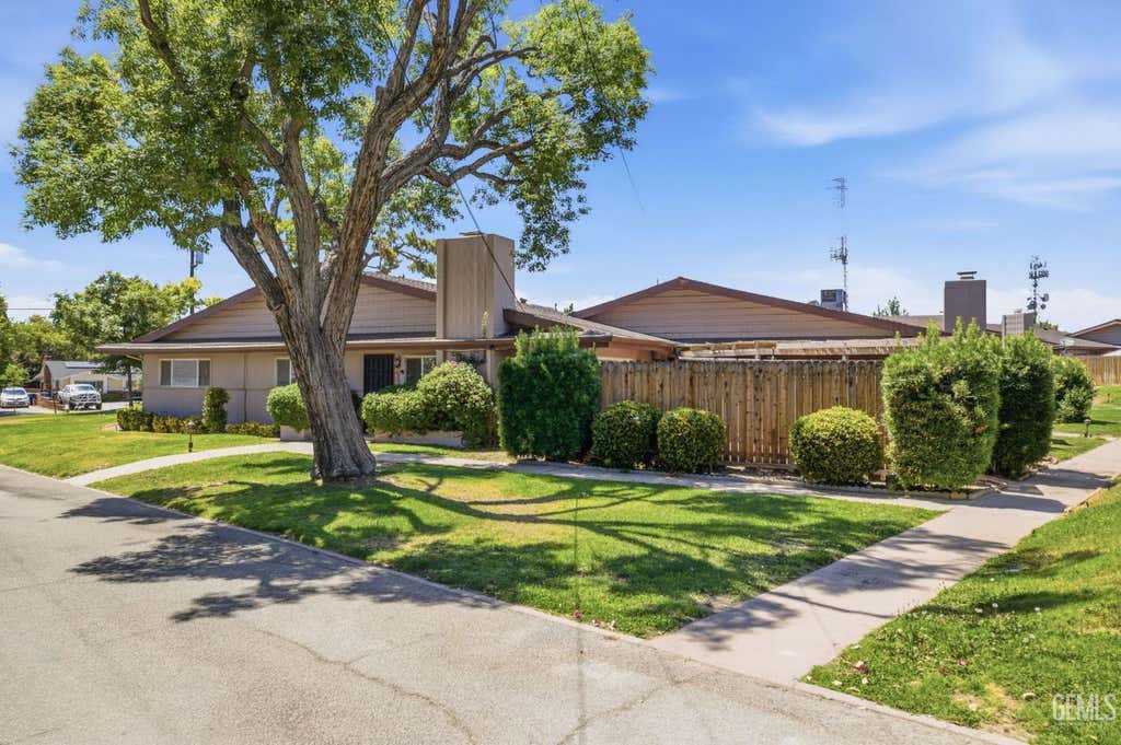 Photo of 4001 Eton Street, Bakersfield, CA 93306 (MLS # 202607685)