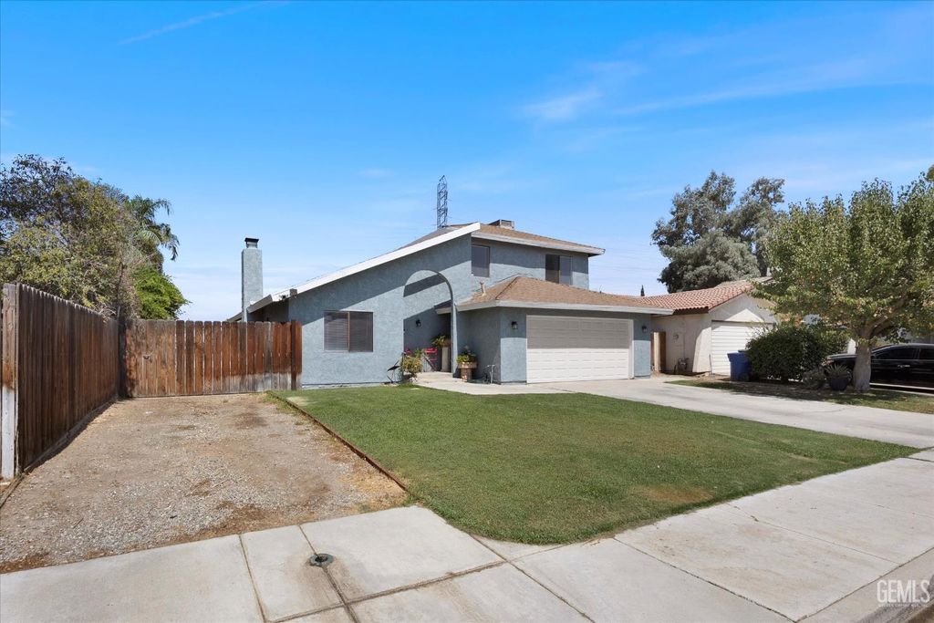 Photo of 4200 Adidas Avenue, Bakersfield, CA 93313 (MLS # 202510144)