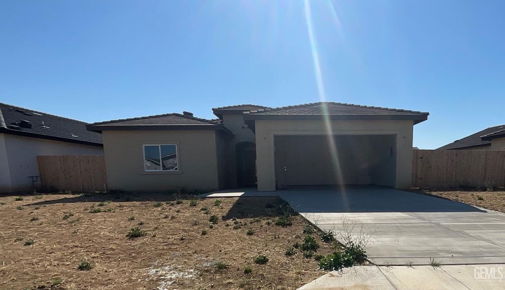 Photo of 6017 Curvy Hills Drive, Bakersfield, CA 93306 (MLS # 202604156)