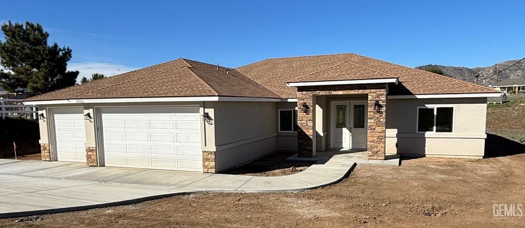 Photo of 21831 San Gabriel Drive, Tehachapi, CA 93561 (MLS # 202513540)