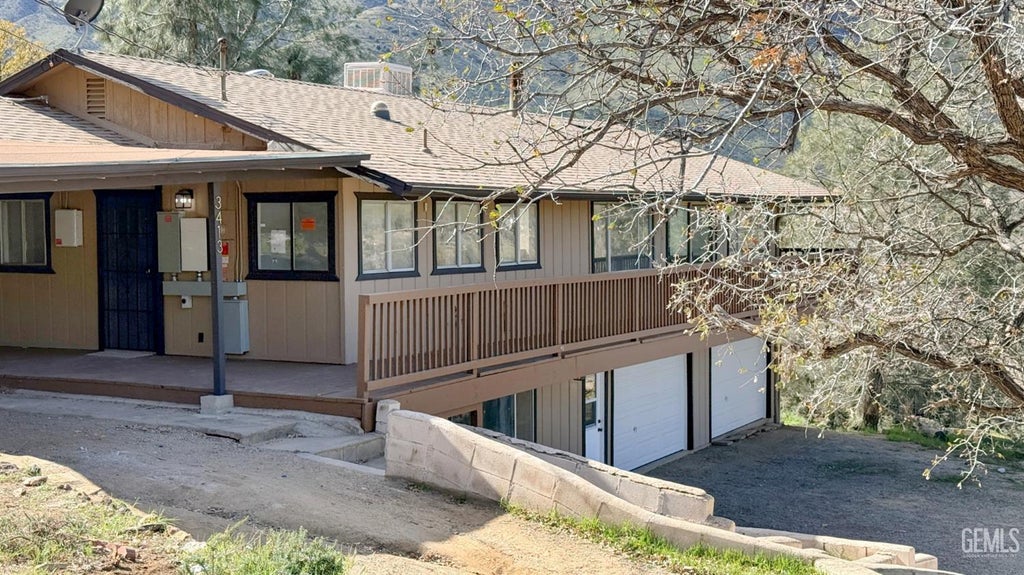 Photo of 3413 Piute Hill Road, Mountain Mesa, CA 93240 (MLS # 202608229)