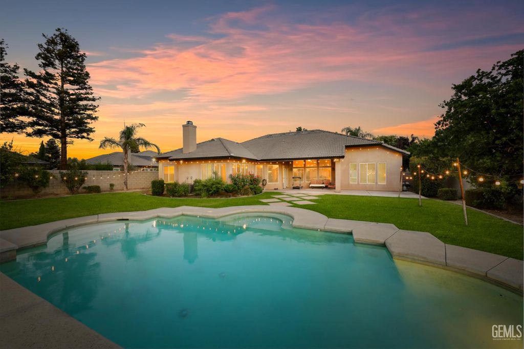 Photo of 12504 Crown Crest Drive, Bakersfield, CA 93311 (MLS # 202510895)