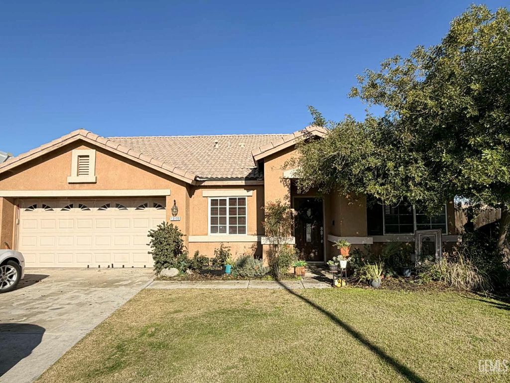 Photo of 13100 Yampa River Street, Bakersfield, CA 93314 (MLS # 202511175)