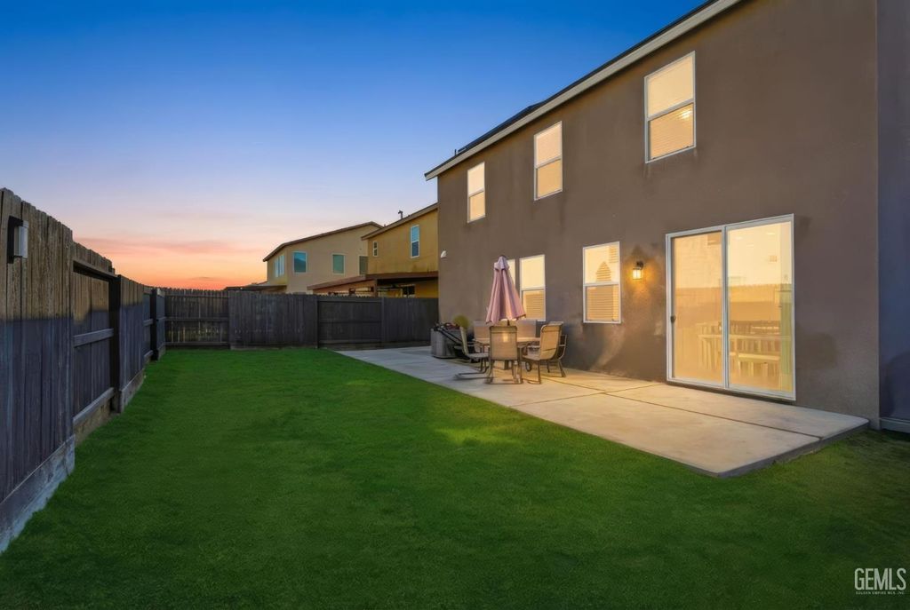 Photo of 5828 Commonwealth Avenue, Bakersfield, CA 93313 (MLS # 202600343)