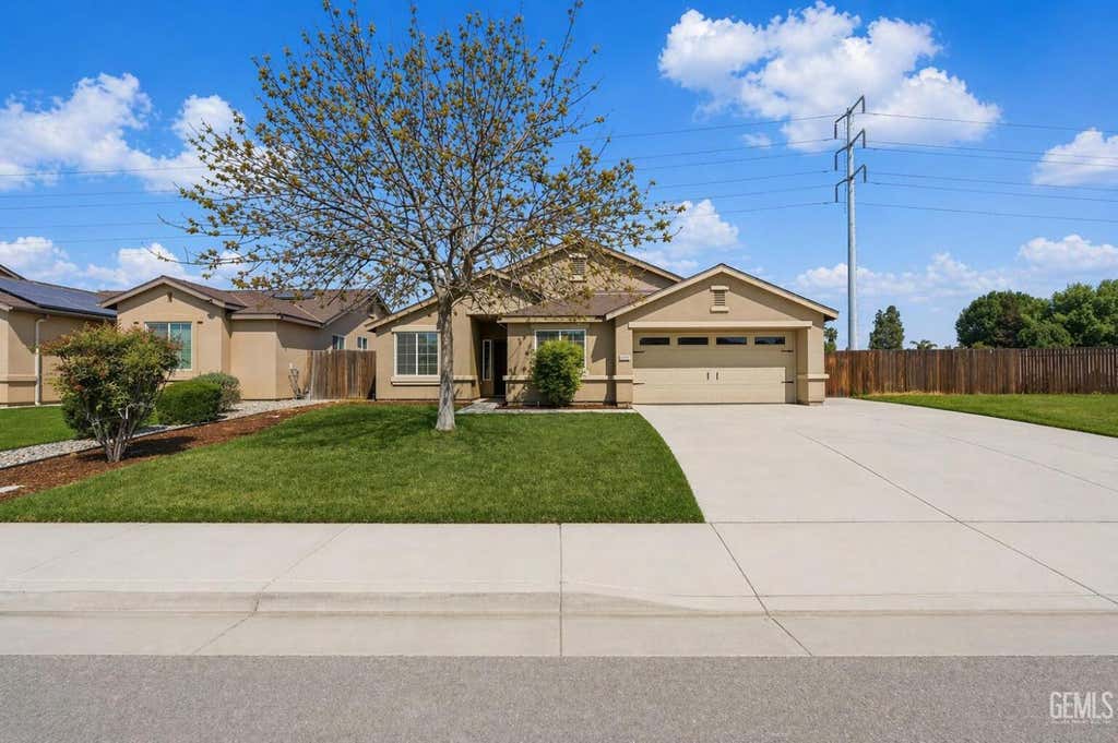 Photo of 9102 Whitman Avenue, Bakersfield, CA 93311 (MLS # 202604807)