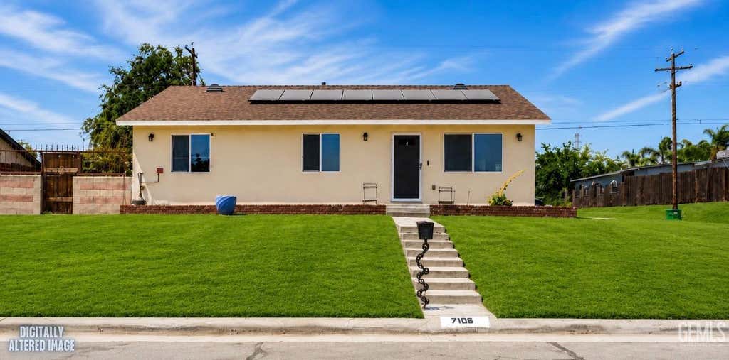 Photo of 7106 Franklin Avenue, Bakersfield, CA 93306 (MLS # 202608705)