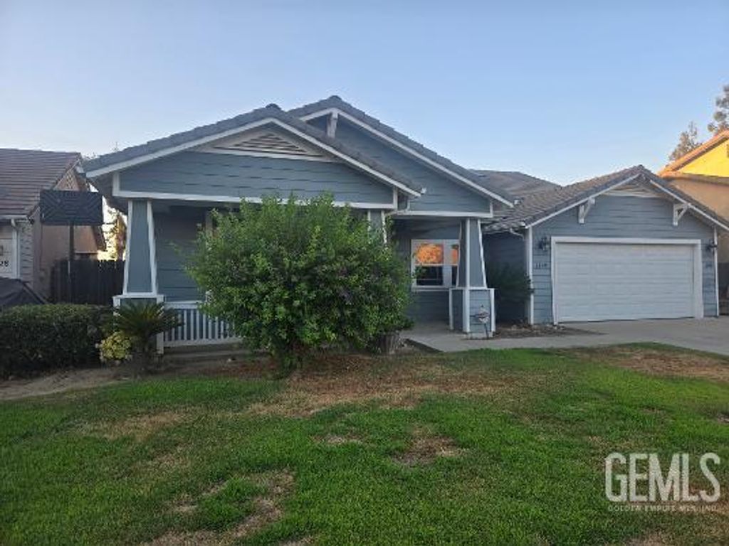 Photo of 1140 Bargetto Court, Tulare, CA 93274 (MLS # 202607764)
