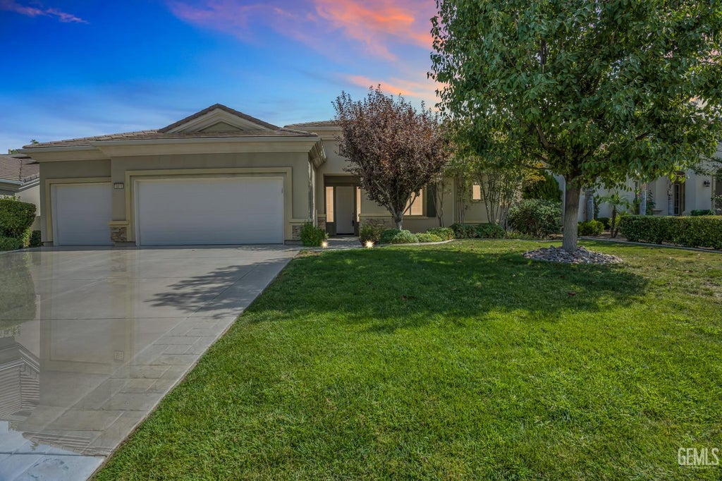 Photo of 5815 Chadwick Hills Court, Bakersfield, CA 93306 (MLS # 202610163)