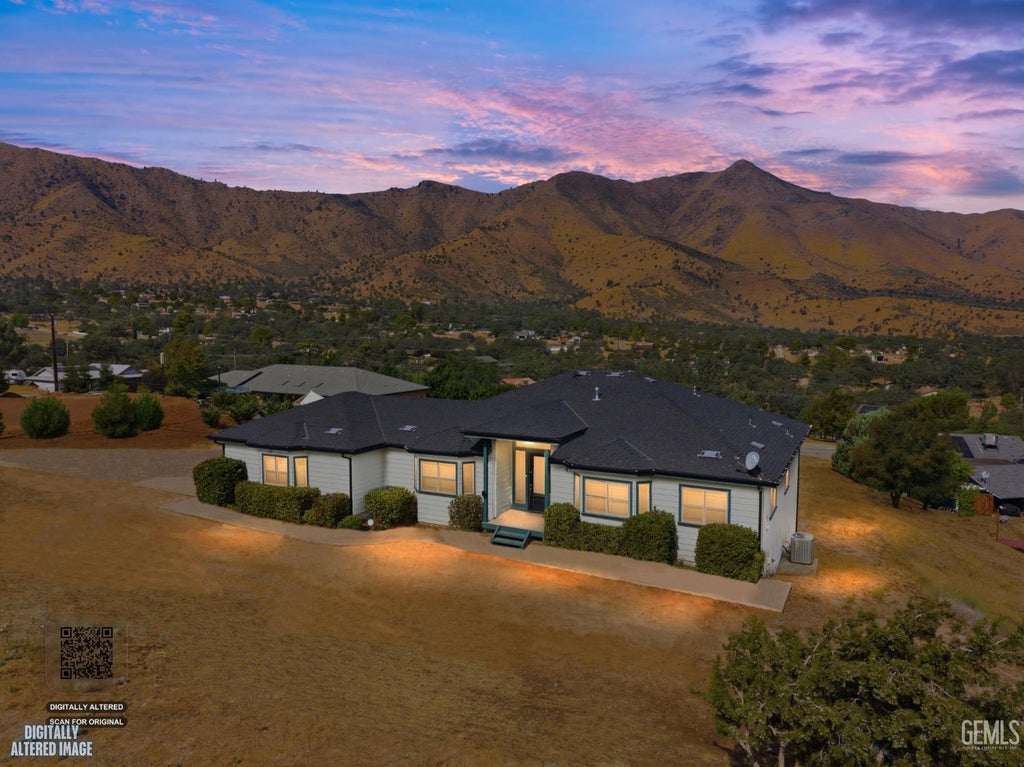 Photo of 3233 Denise Street, Lake Isabella, CA 93240 (MLS # 202609883)