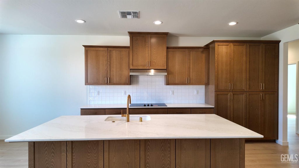 Photo of 704 Grande Court, Bakersfield, CA 93314 (MLS # 202606955)