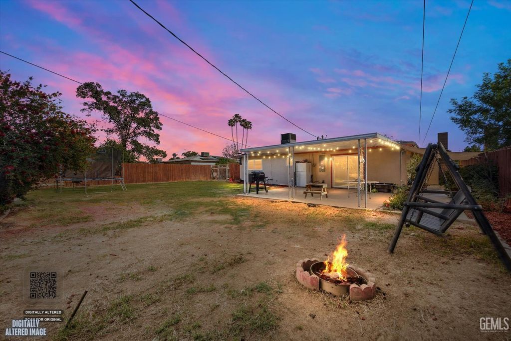 Photo of 6712 Cedarcrest Avenue, Bakersfield, CA 93308 (MLS # 202603733)