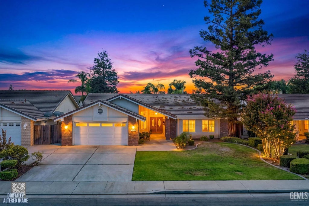 Photo of 11111 Candlelight Court, Bakersfield, CA 93312 (MLS # 202609825)