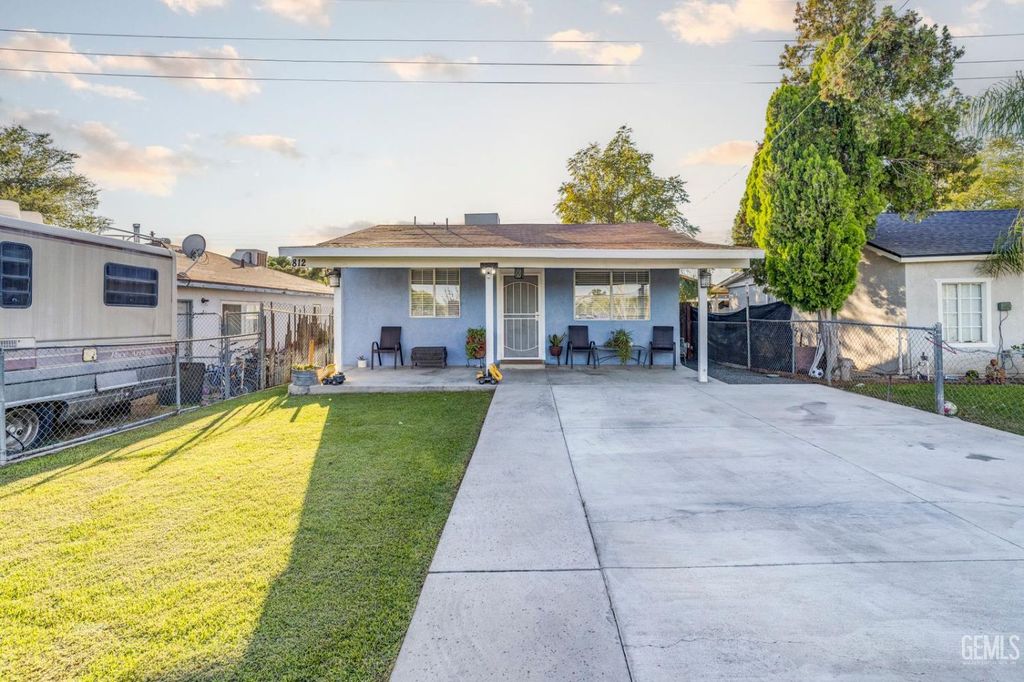 Photo of 812 Brentwood Drive, Bakersfield, CA 93306 (MLS # 202511339)