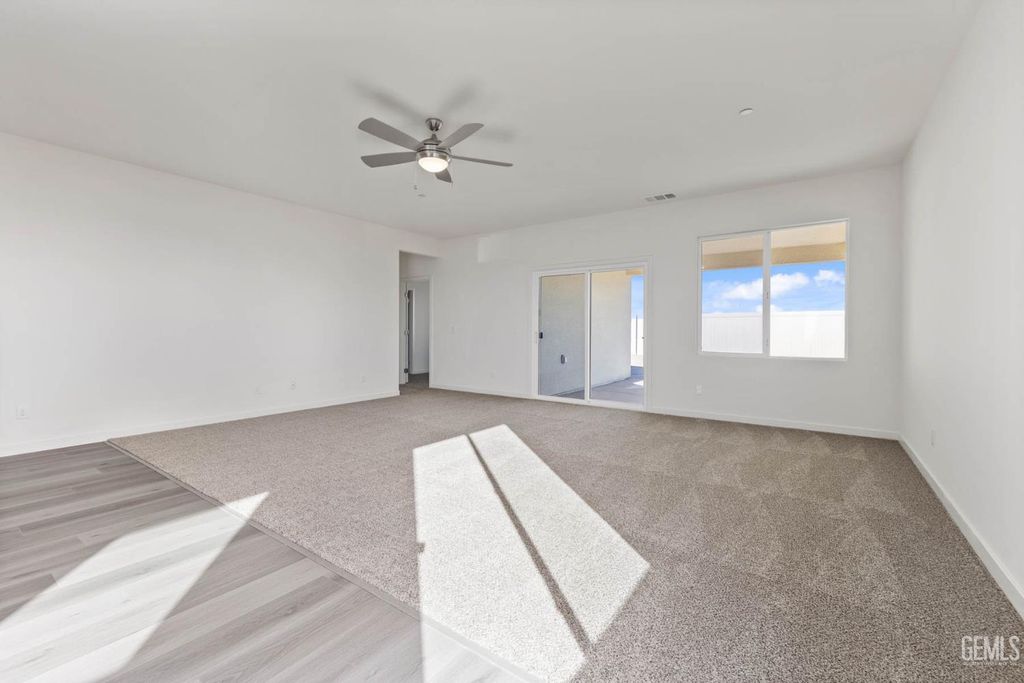 Photo of 7820 Ita Palm Way, Bakersfield, CA 93313 (MLS # 202510623)