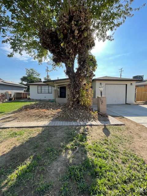 3212 S P Street, Bakersfield, CA 93304 - MLS#: 202409084