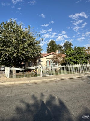 514 10TH ST, BAKERSFIELD, CA 93304 - Image d70db00fe60eccb072a161ba5cd099c3/2510449076