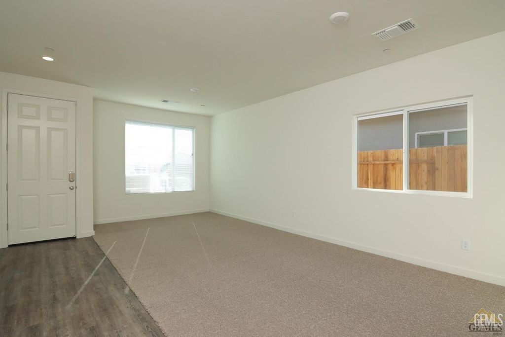 Photo of 802 Kidlington Court, Bakersfield, CA 93307 (MLS # 202603571)