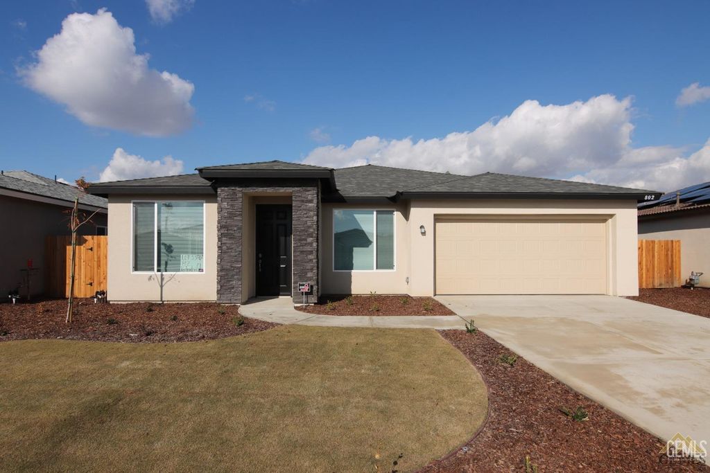 Photo of 802 Kidlington Court, Bakersfield, CA 93307 (MLS # 202603571)