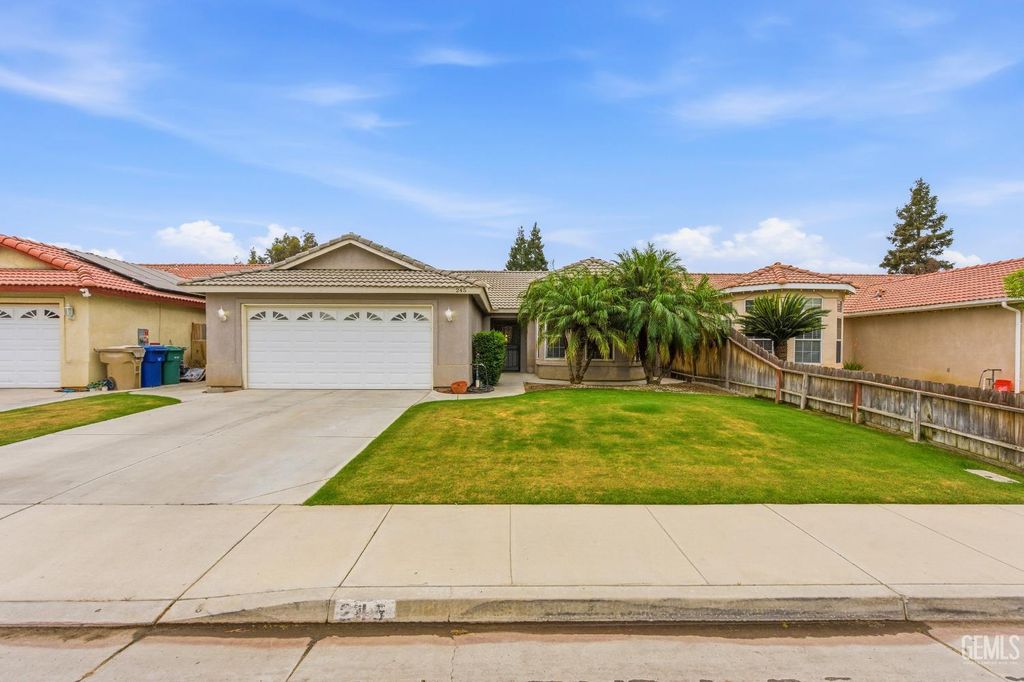 Photo of 245 Sherman Peak Drive, Bakersfield, CA 93308 (MLS # 202603489)