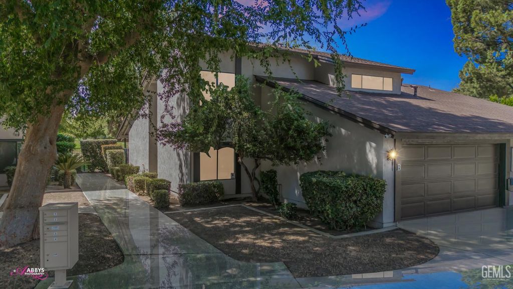 Photo of 5400 Kirkside Dr #B, Bakersfield, CA 93309 (MLS # 202510645)