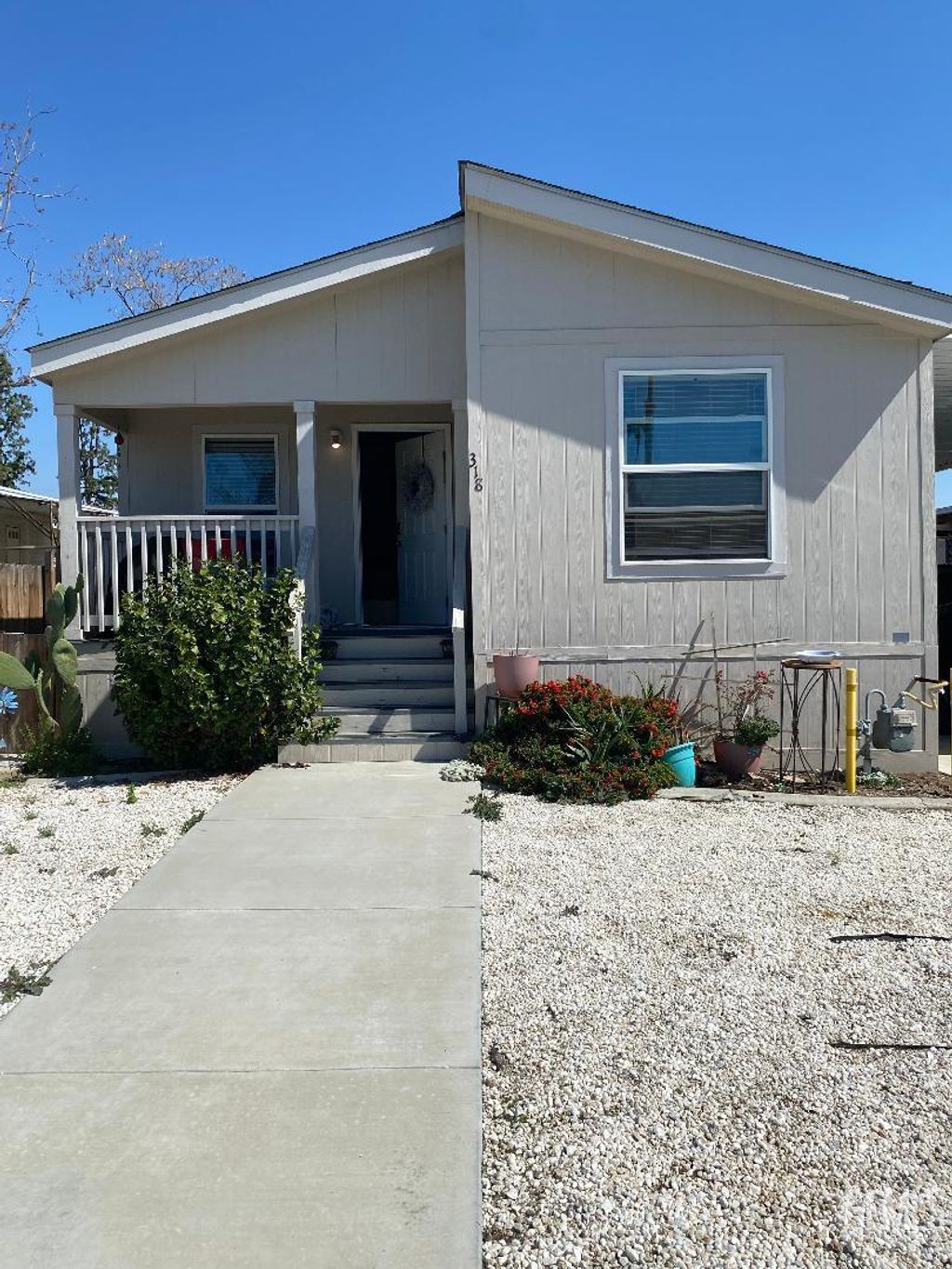 Photo of 318 Nita Lane, Bakersfield, CA 93308 (MLS # 202605196)