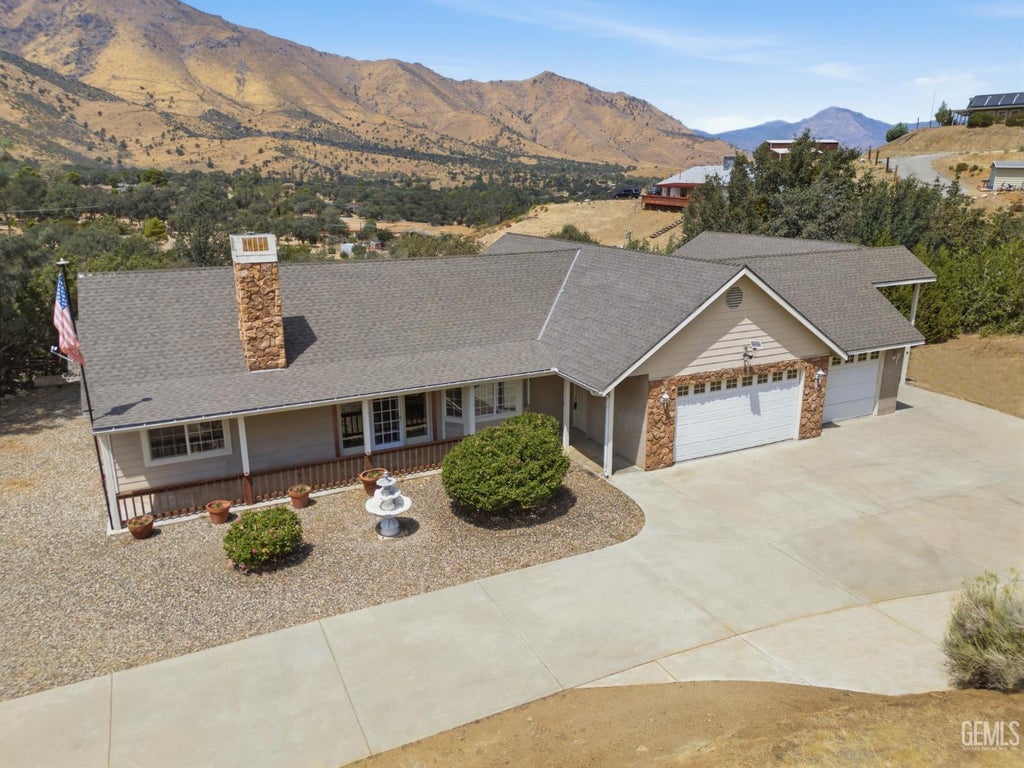 Photo of 3290 Geneva Court, Lake Isabella, CA 93240 (MLS # 202608529)