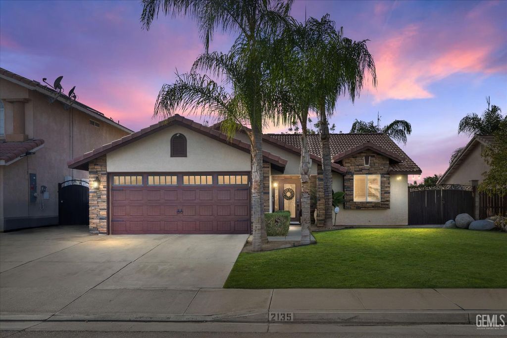 Photo of 2135 Bellagio Street, Delano, CA 93215 (MLS # 202511234)