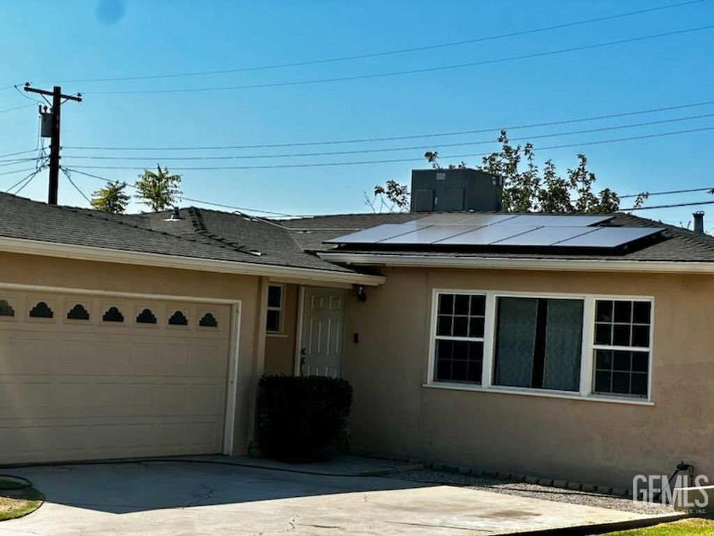 Photo of 3104 Edwards Avenue, Bakersfield, CA 93306 (MLS # 202510800)