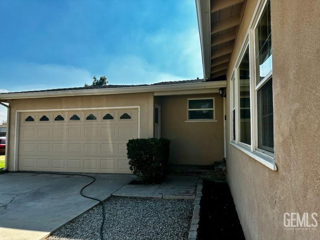Photo of 3104 Edwards Avenue, Bakersfield, CA 93306 (MLS # 202510800)