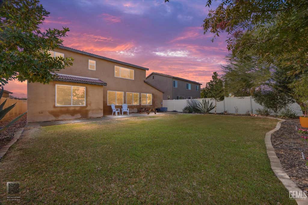 Photo of 308 White Alder Drive, Bakersfield, CA 93314 (MLS # 202606391)