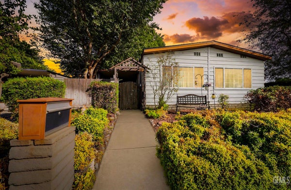 5332 CRYSTAL SPRINGS DR, BAKERSFIELD, CA 93313 - Image da39bf14529041314de5b1d4d0609d4e/4266742683