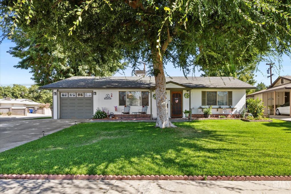 Photo of 5812 Burke Way, Bakersfield, CA 93309 (MLS # 202600855)