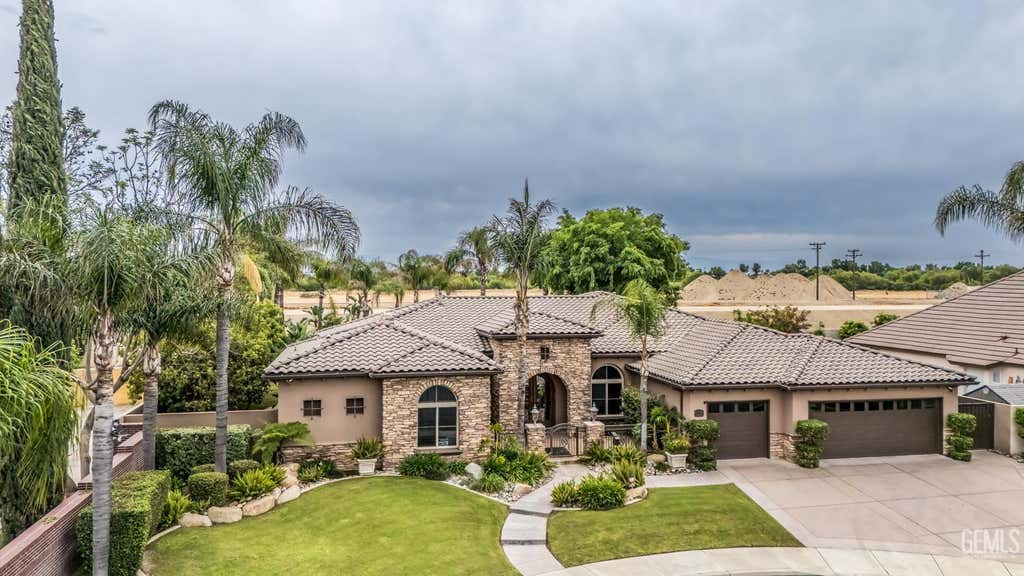 Photo of 10703 Queensbury Drive, Bakersfield, CA 93312 (MLS # 202603318)