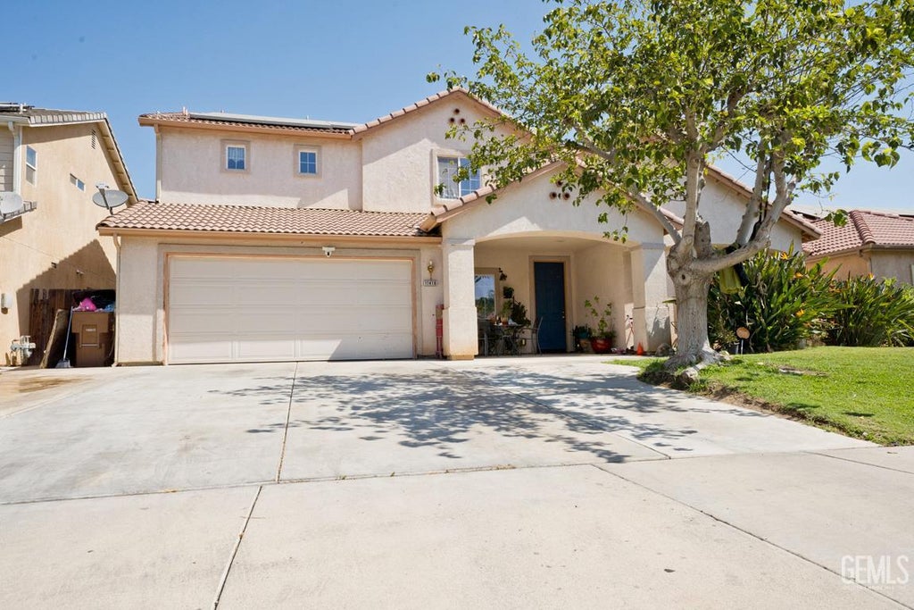 Photo of 11416 Revolution Road, Bakersfield, CA 93312 (MLS # 202608429)