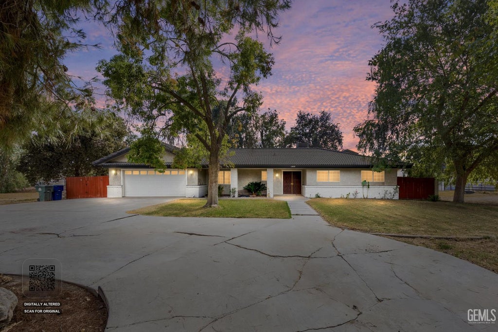 Photo of 13816 Billie Street, Bakersfield, CA 93313 (MLS # 202609928)