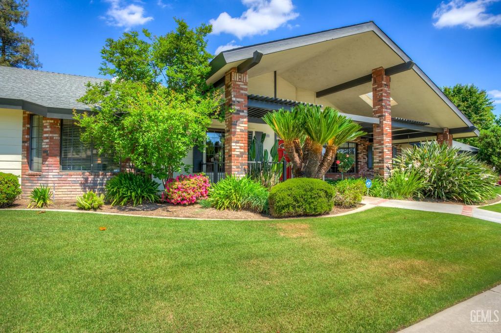 Photo of 9600 Valley Oak Court, Bakersfield, CA 93311 (MLS # 202603521)