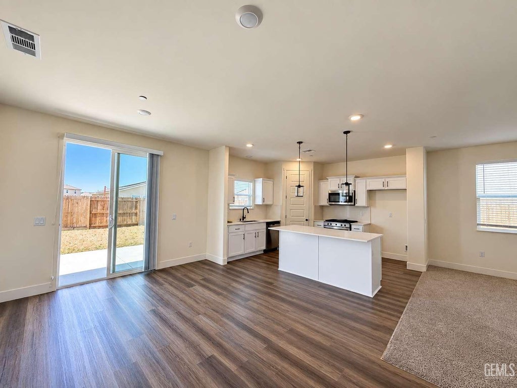 Photo of 6611 Glacier Bay Street, Bakersfield, CA 93313 (MLS # 202610197)