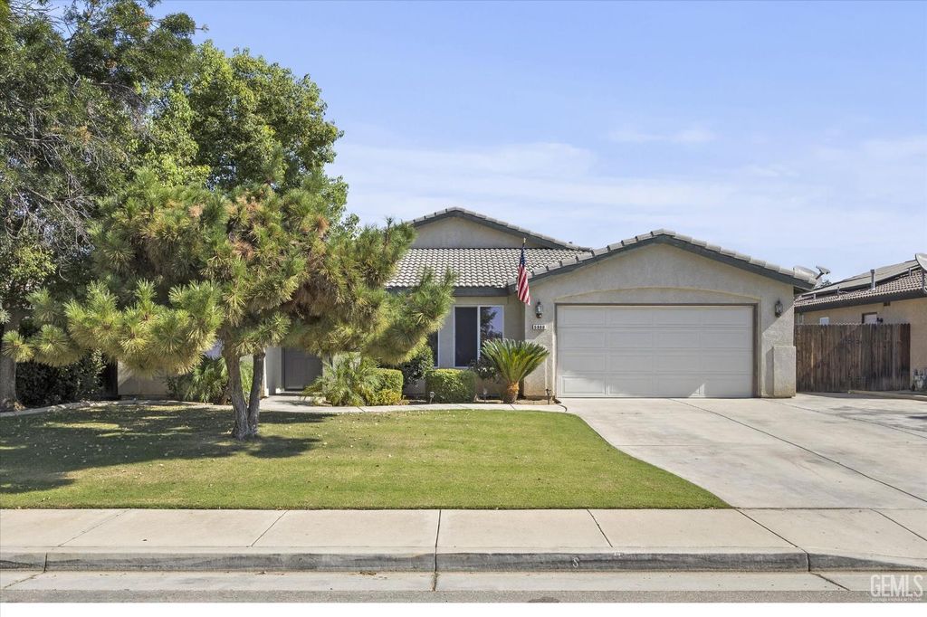 Photo of 5900 Latina Drive, Bakersfield, CA 93308 (MLS # 202513698)