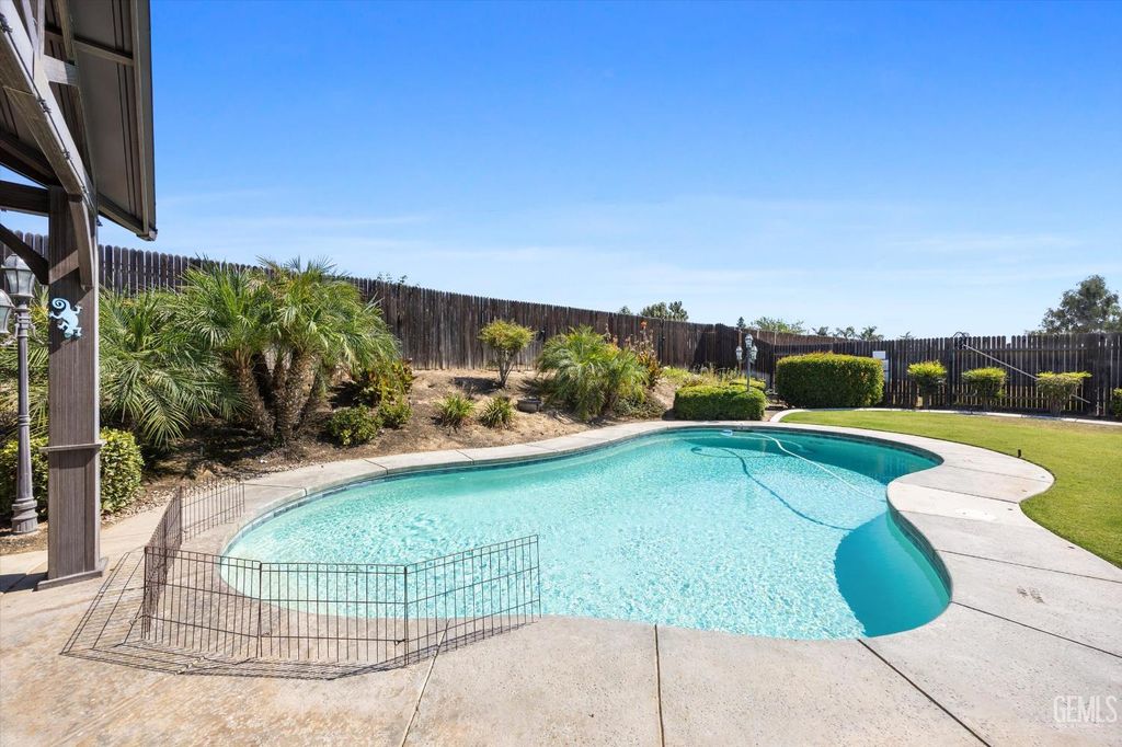 Photo of 5900 Latina Drive, Bakersfield, CA 93308 (MLS # 202513698)