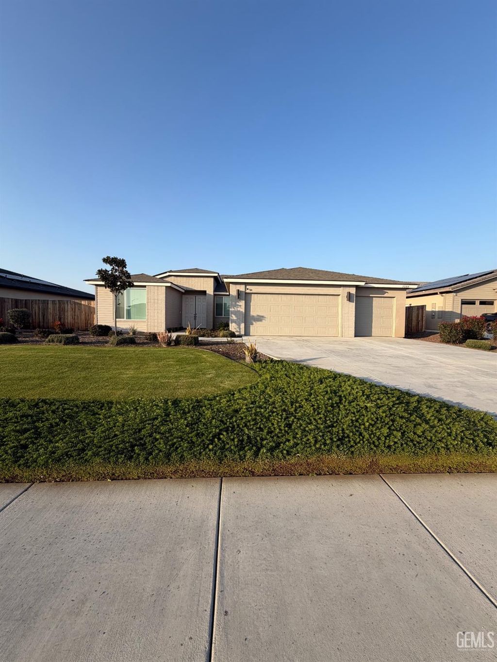 Photo of 7500 Bristol Spring Avenue, Bakersfield, CA 93313 (MLS # 202605693)