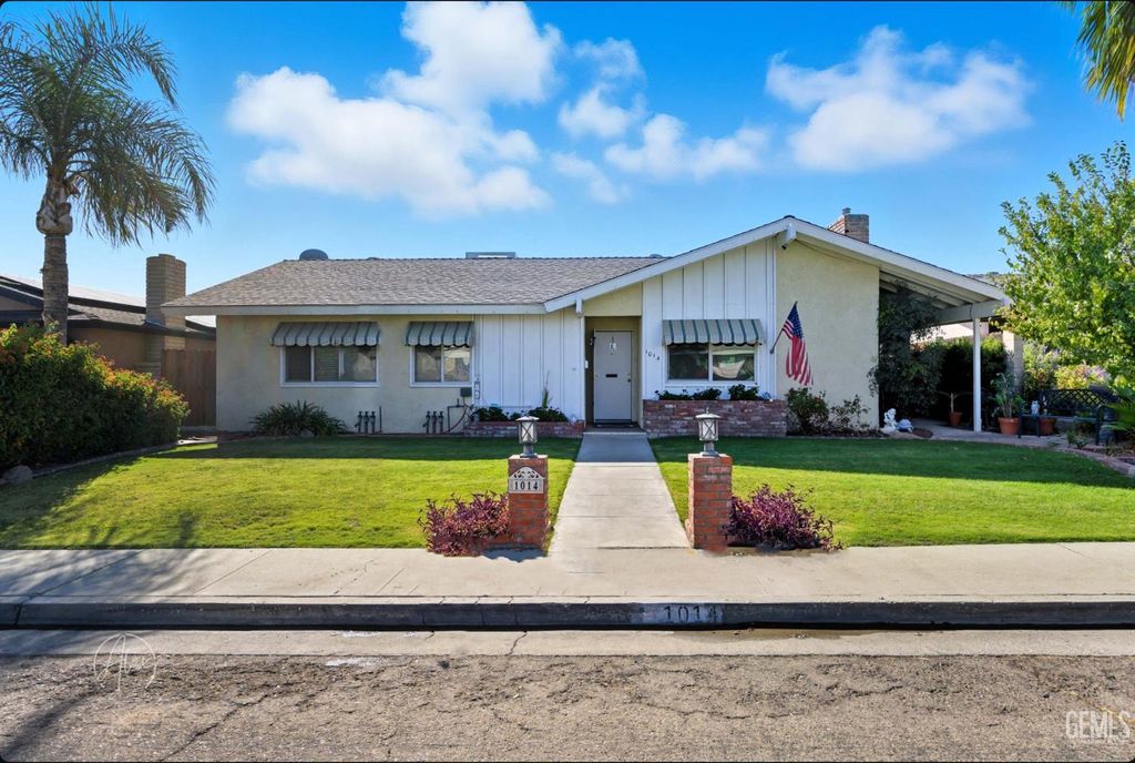 Photo of 1014 3rd Street, Taft, CA 93268 (MLS # 202511414)