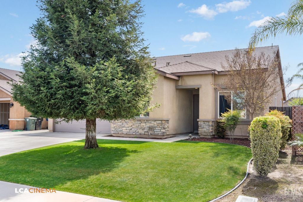 Photo of 9015 Autumn Sunset Drive, Bakersfield, CA 93311 (MLS # 202602785)