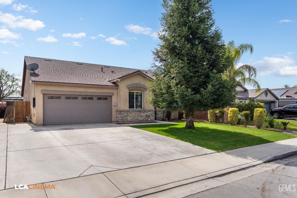 Photo of 9015 Autumn Sunset Drive, Bakersfield, CA 93311 (MLS # 202602785)