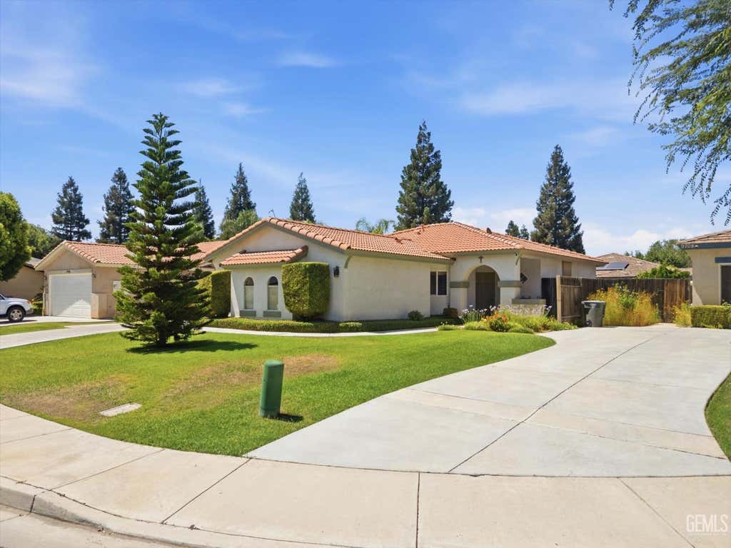 Photo of 9712 N Bossa Nova Court, Bakersfield, CA 93312 (MLS # 202606371)