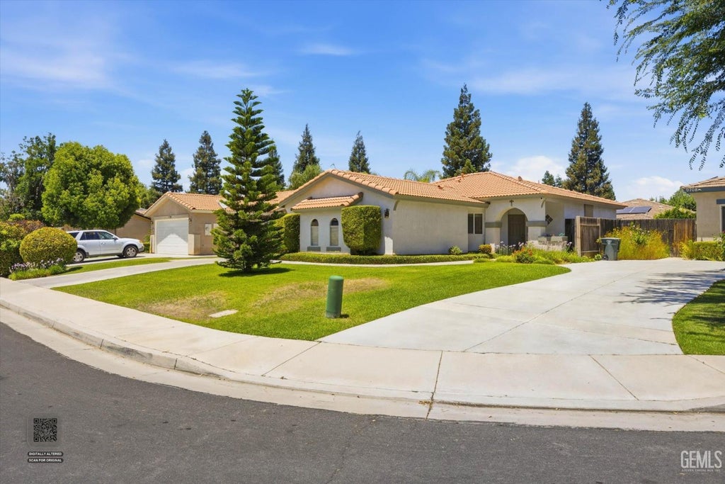 Photo of 9712 N Bossa Nova Court, Bakersfield, CA 93312 (MLS # 202606371)